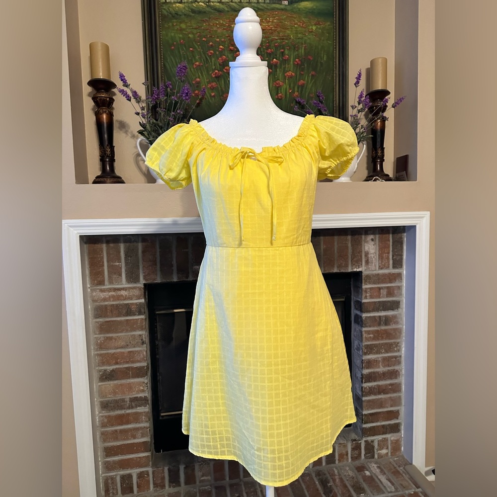 Beautiful lightweight yellow dress